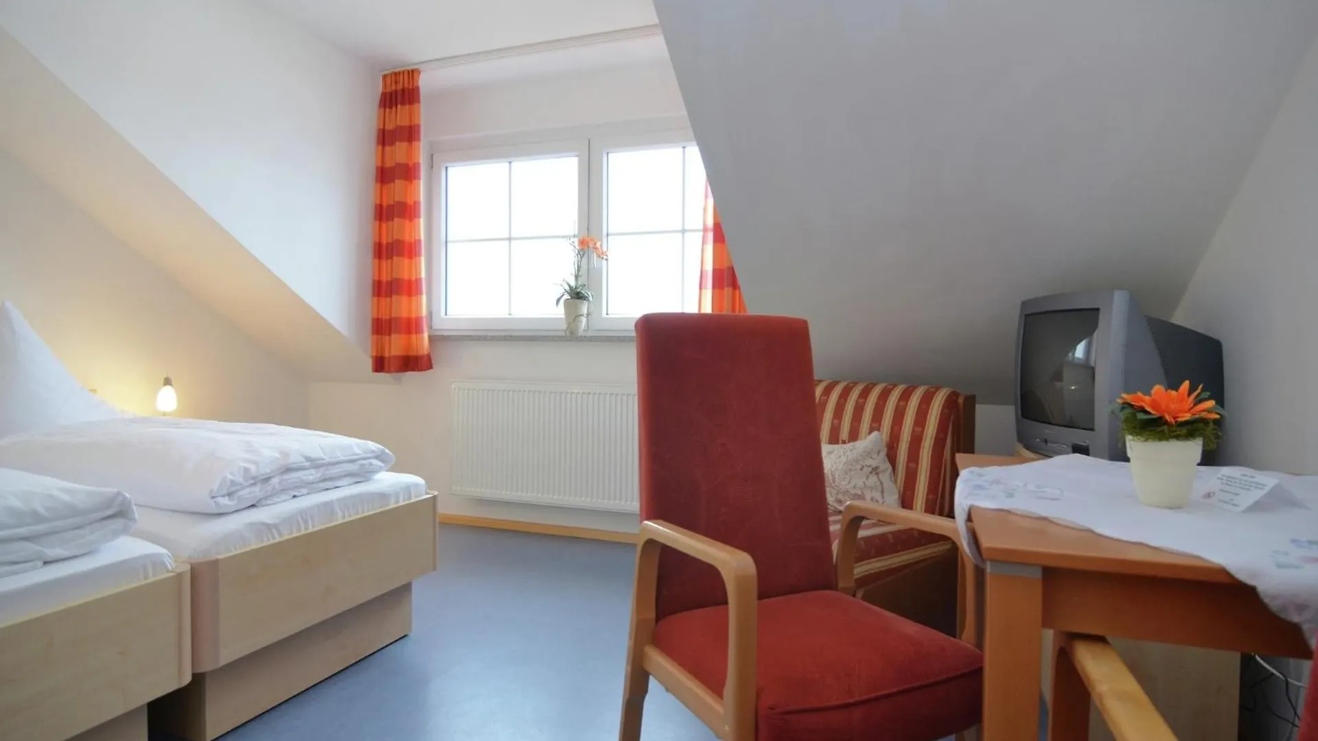 Beautiful Apartment In Rotthalmuenster With Garden Germany